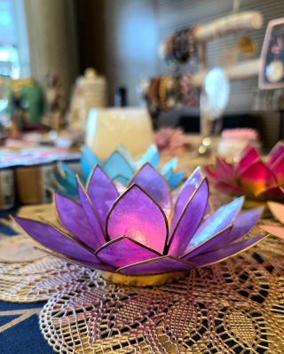 Podzim mě letos zasáhl víc než jindy. Ne ani tím, že se ochladilo, ale tím zvláštním tichem, co přijde s ním. Člověk...