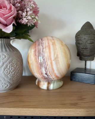 Kulaté lampy jsou zpět 💫 Dnes u nás svítilo sluníčko, tak bylo třeba toho využít a nafotit tuhle krásku za denního světla....